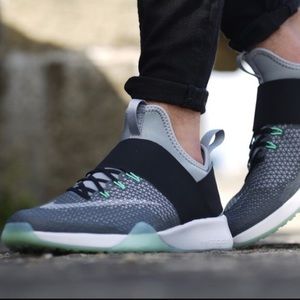 Nike Air Zoom Strong Wolf Gray